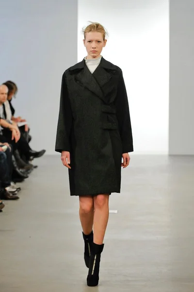 Look 15